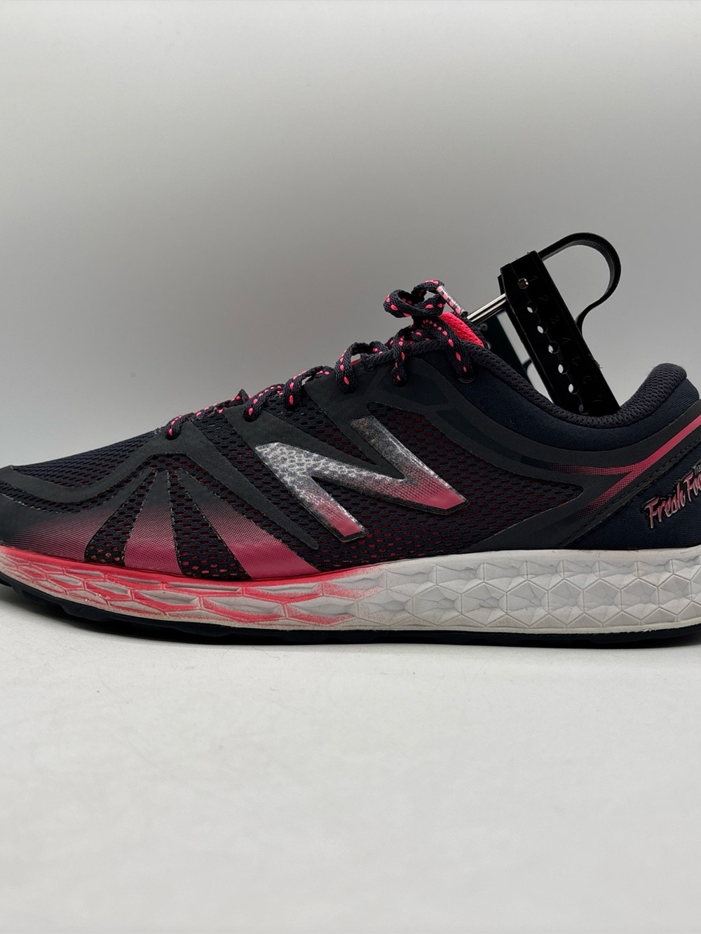 New Balance Women's WX822BP2 Black/Pink/White Fresh Foam S: 9.5 B Running Shoes